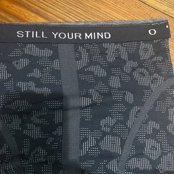 Lululemon Swiftly Tech Long-Sleeve Shirt size 0 navy - Picture 4 of 4